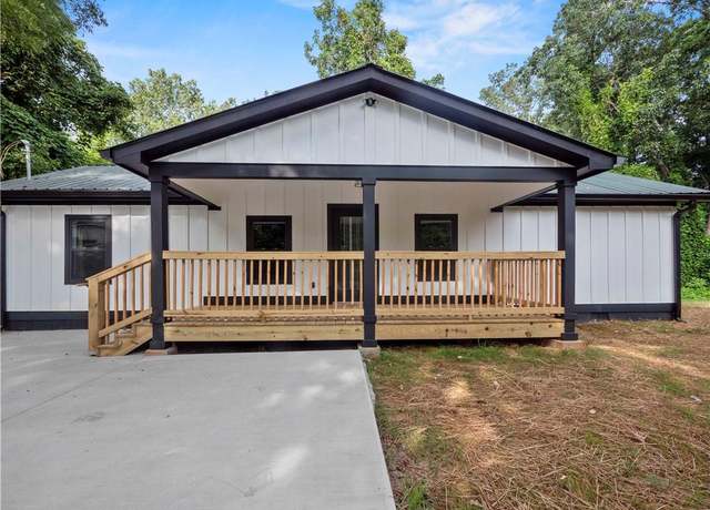 Property at 1840 Moore Ln, Gainesville, GA 30507, 3 beds, 2 baths