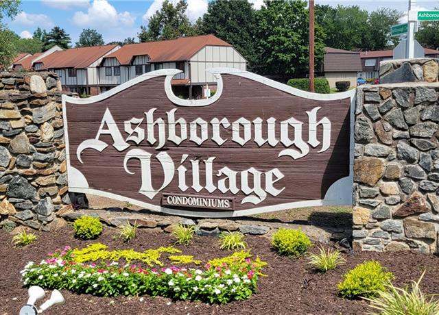 Property at 1819 Ashborough Cir SE Unit F, Marietta, GA 30067, 2 beds, 1.5 baths