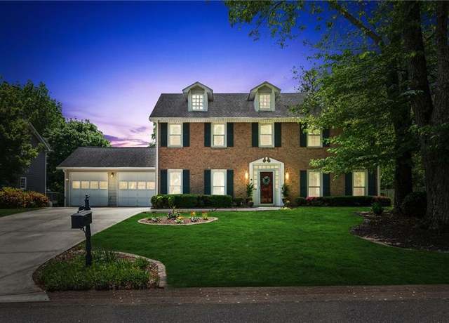 Property at 2724 Saddle Ridge Lake Dr, Marietta, GA 30062, 4 beds, 2.5 baths