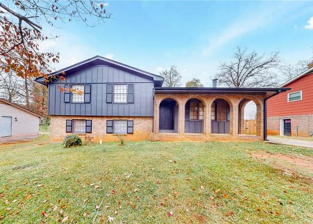 Property at 8451 Magnolia Dr, Jonesboro, GA 30238, 8 beds, 2 baths