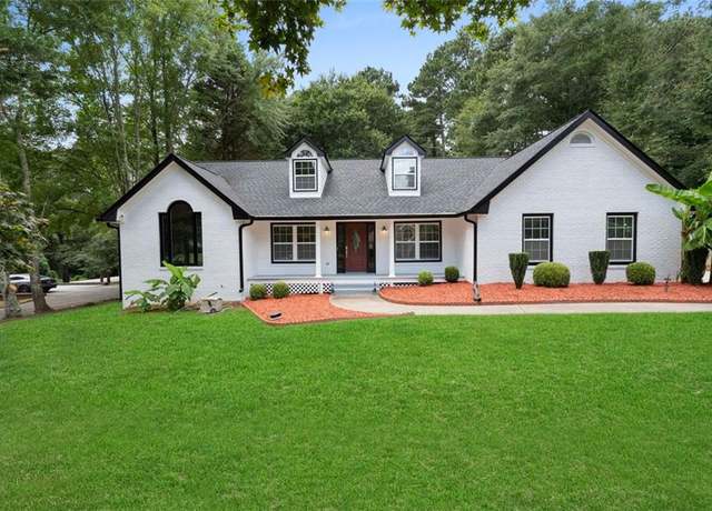 Property at 3895 Marham Park Cir, Loganville, GA 30052, 3 beds, 2 baths