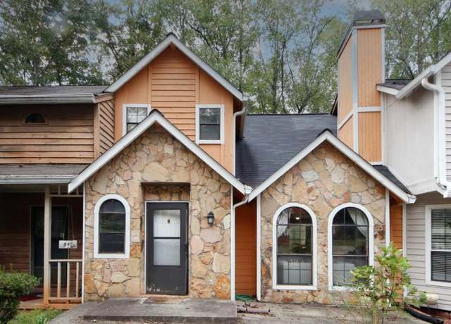 Property at 840 Brandy Oaks Ln, Stone Mountain, GA 30088, 2 beds, 1.5 baths