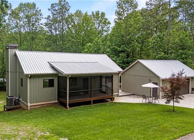 Property at 398 Old Stagecoach Rd, Clarkesville, GA 30523, 2 beds, 3 baths