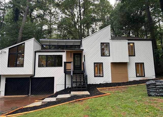 Property at 3923 Lookout Point Dr, Marietta, GA 30066, 5 beds, 3 baths