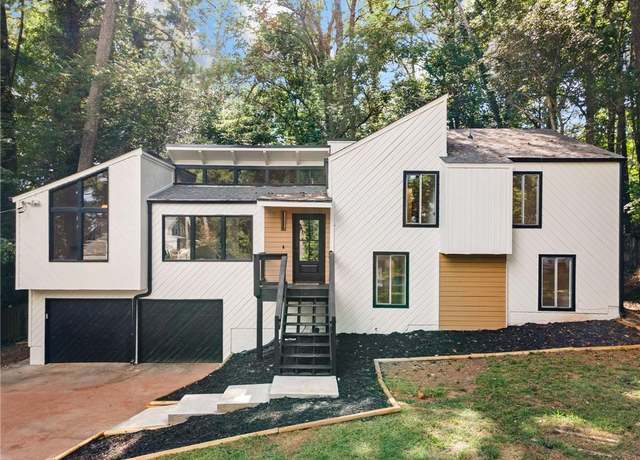 Property at 3923 Lookout Point Dr, Marietta, GA 30066, 5 beds, 3 baths