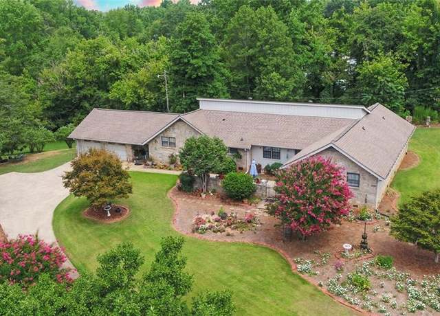 Property at 5320 Sherri Dr, Gainesville, GA 30504, 3 beds, 3 baths