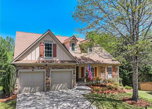 Property at 2402 Jasmine Glen Dr, Buford, GA 30519, 4 beds, 2 baths
