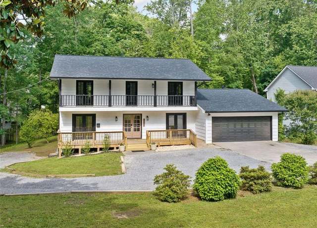 Property at 4205 Mabry Rd NE, Roswell, GA 30075, 5 beds, 4.5 baths