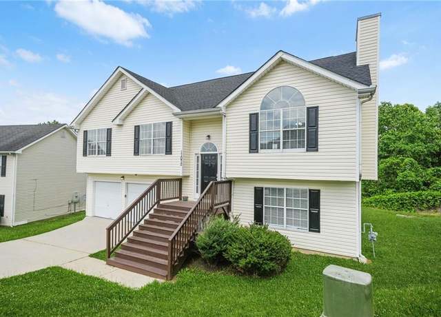Property at 11072 Pebble Ridge Dr, Hampton, GA 30228, 4 beds, 3 baths