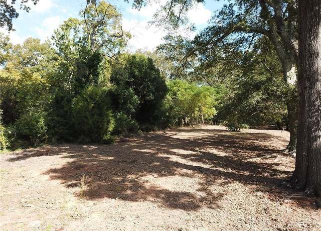 Property at 1015 W Wall St, Griffin, GA 30223