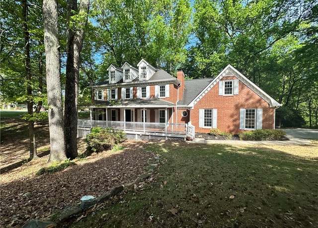Property at 894 Oak Rd, Lawrenceville, GA 30044, 5 beds, 3.5 baths