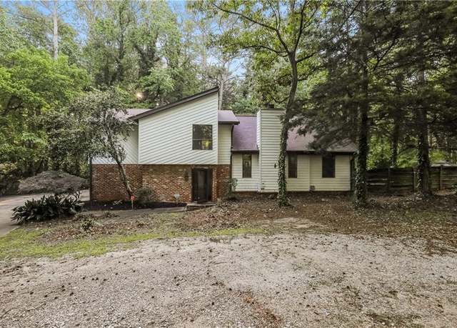 Property at 600 Ponderosa Ct, Fayetteville, GA 30214, 3 beds, 2.5 baths