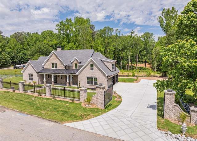 Property at 140 Maranatha Trl, Lawrenceville, GA 30045, 5 beds, 3.5 baths