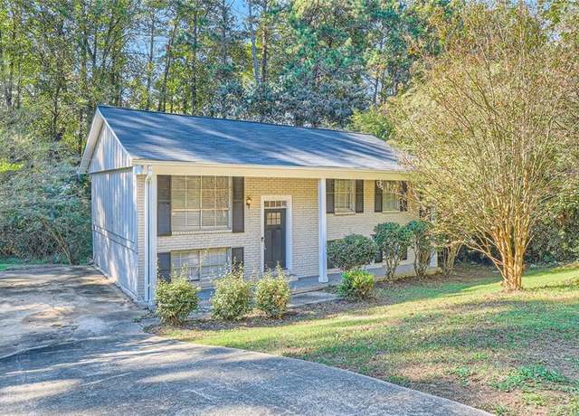Property at 4660 Edwina Ln SW, Atlanta, GA 30331, 4 beds, 2 baths