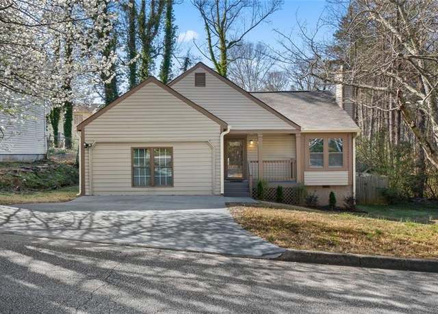 Property at 649 Woodcrest Manor Dr, Stone Mountain, GA 30083, 3 beds, 2 baths