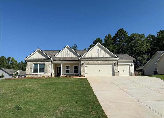 Property at 700 Belle Vista St, Monroe, GA 30656, 4 beds, 3 baths
