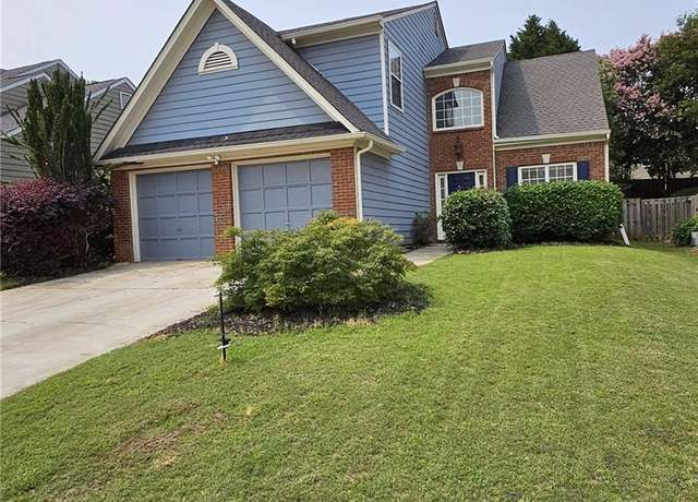 Property at 13030 Crabapple Lake Dr, Roswell, GA 30076, 3 beds, 2.5 baths