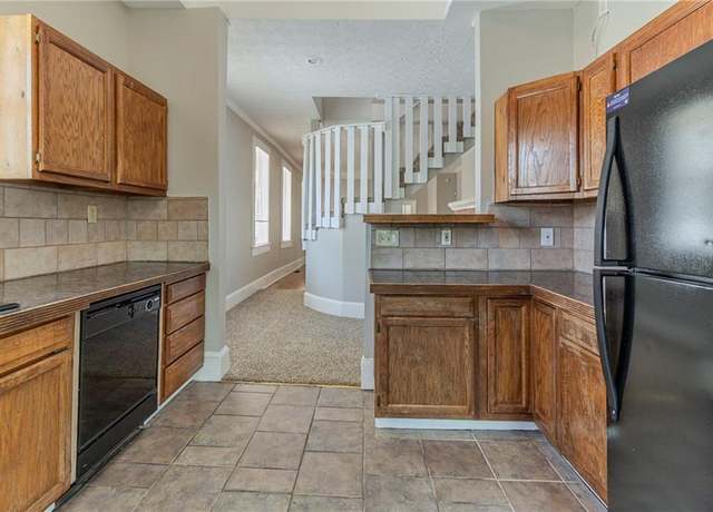 Property at 1124 Lawton Pl SW, Atlanta, GA 30310, 3 beds, 2.5 baths