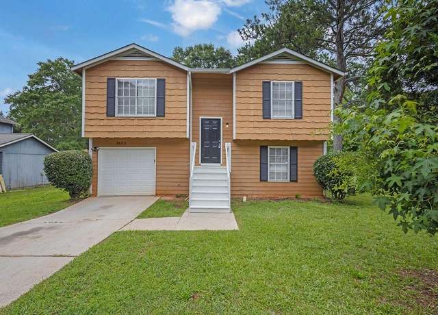 Property at 5653 Bradley Cir, Lithonia, GA 30038, 3 beds, 2 baths