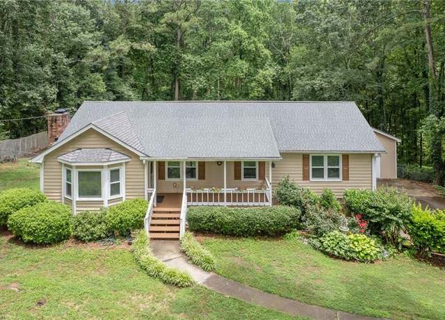 Property at 1904 Britt Dr, Snellville, GA 30078, 4 beds, 3 baths