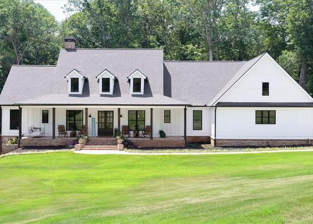 Property at 1380 Cronic Town Rd, Auburn, GA 30011, 7 beds, 5.5 baths
