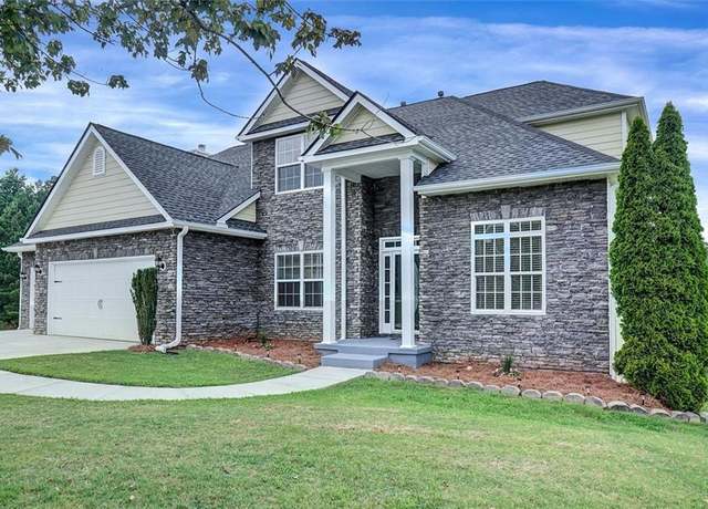Property at 6793 Oconee Pl, Fairburn, GA 30213, 5 beds, 3.5 baths