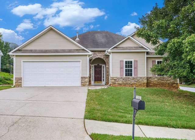 Property at 11853 Fairway Overlook, Fayetteville, GA 30215, 3 beds, 2 baths