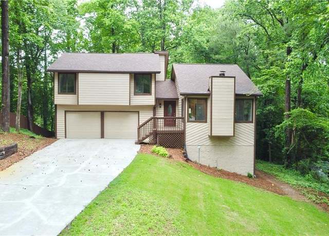 Property at 4579 Glenforest Dr, Roswell, GA 30075, 5 beds, 3.5 baths
