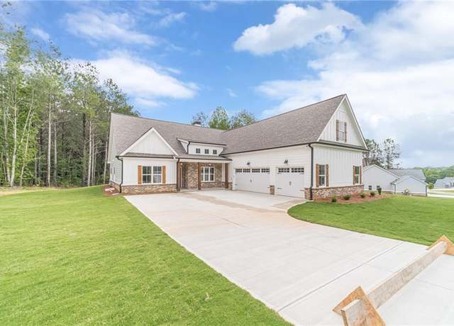 Property at 215 Pinewood Dr, Covington, GA 30014, 4 beds, 3 baths