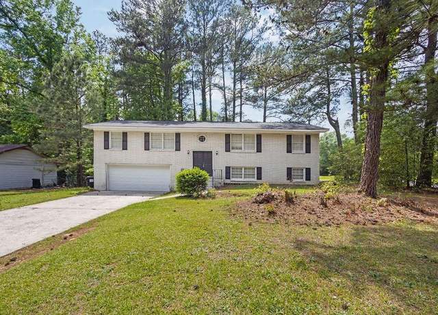 Property at 6307 Thornhedge Dr, Riverdale, GA 30296, 4 beds, 3 baths