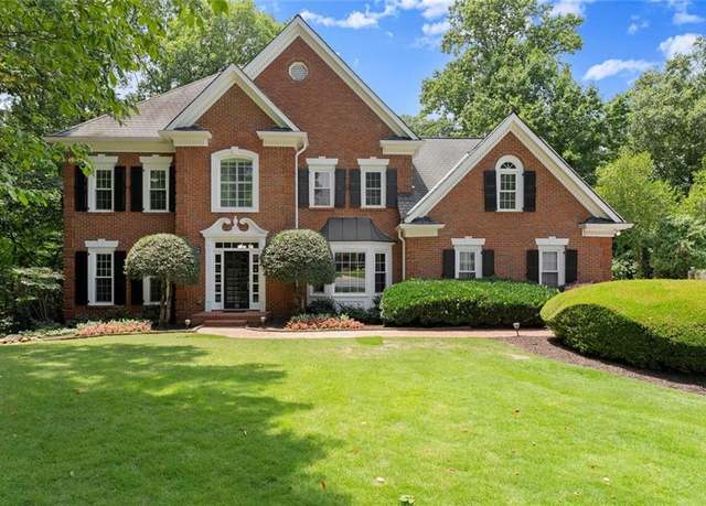 Property at 15 Vickwood Ct NE, Marietta, GA 30068, 6 beds, 5 baths