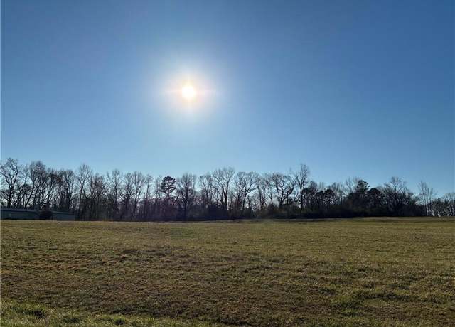 Property at 3910 Settingdown Rd, Cumming, GA 30028, 2 beds, 2 baths