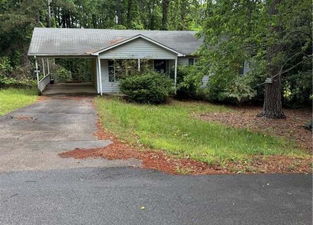 Property at 3129 Robinson Pl, Gainesville, GA 30504, 3 beds, 1 bath
