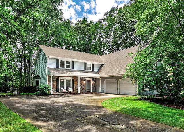 Property at 270 Hollyridge Way, Roswell, GA 30076, 4 beds, 2.5 baths