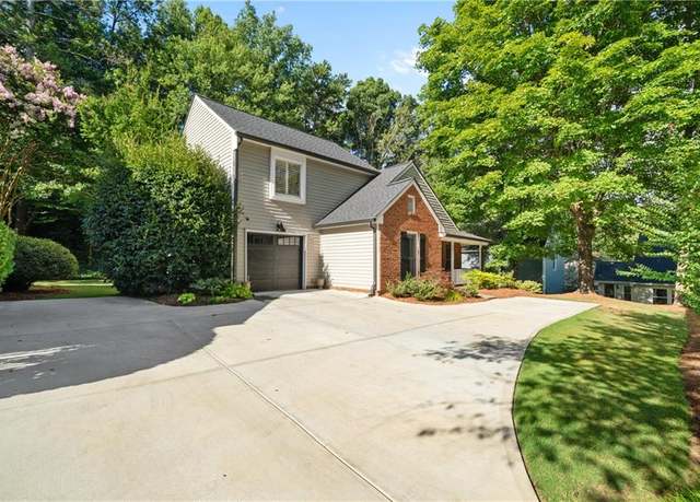 Property at 409 Roswell Green Ln, Roswell, GA 30075, 2 beds, 2.5 baths