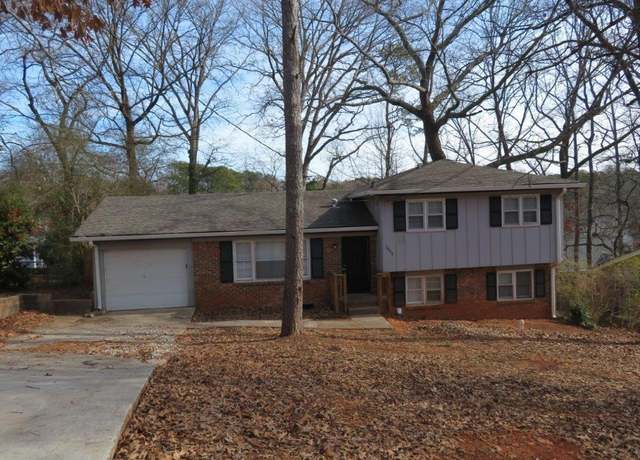 Property at 2491 Crestdale Cir SE, Atlanta, GA 30316, 3 beds, 2 baths