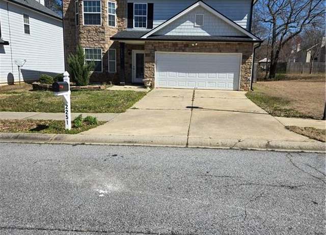 Property at 2251 Silver Maple Cir, Ellenwood, GA 30294, 4 beds, 2.5 baths
