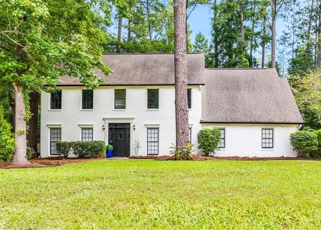 Property at 4929 Willow Creek Dr, Woodstock, GA 30188, 5 beds, 2.5 baths