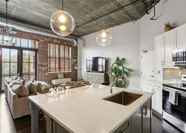 Property at 3235 Roswell Rd NE #718, Atlanta, GA 30305, 2 beds, 2 baths