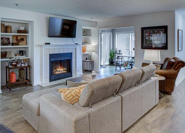 Property at 4604 Vinings Central Run SE #131, Atlanta, GA 30339, 2 beds, 2 baths