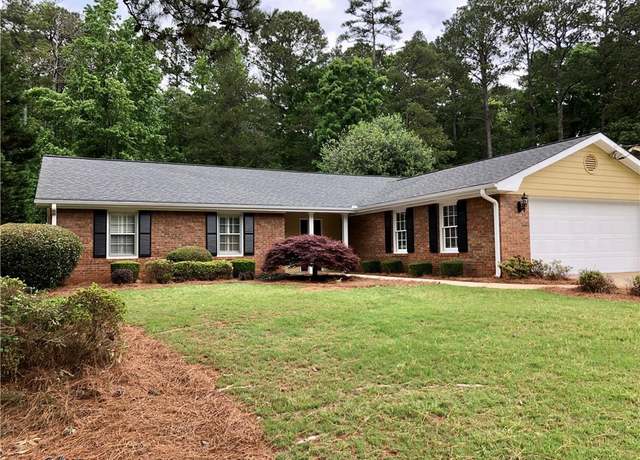 Property at 1818 Brandy Woods Dr SE, Conyers, GA 30013, 3 beds, 2 baths
