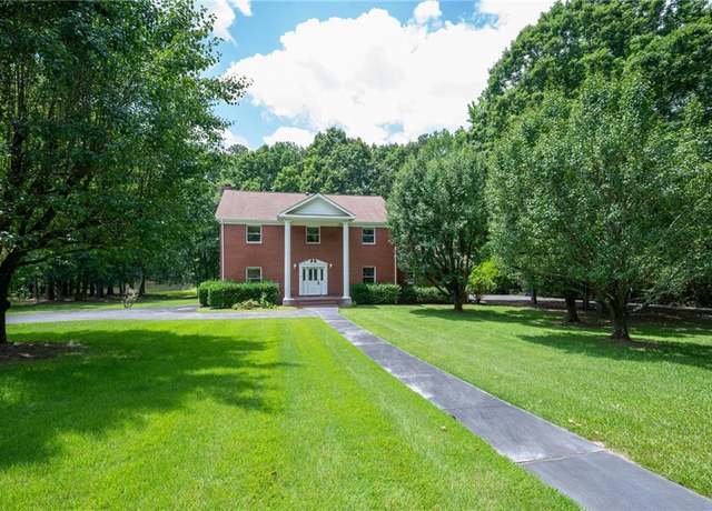 Property at 145 Lakewood Dr SE, Calhoun, GA 30701, 4 beds, 3 baths