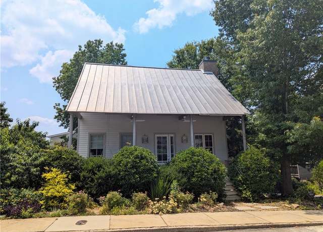 Property at 10540 Serenbe Ln, Chattahoochee Hills, GA 30268, 2 beds, 2.5 baths