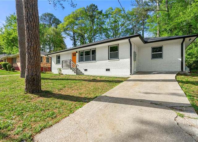 Property at 2146 Trailwood Rd, Decatur, GA 30032, 3 beds, 2 baths