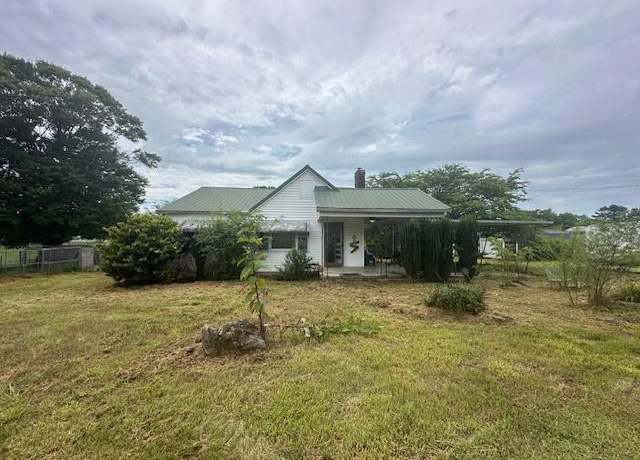 Property at 6128 W Armuchee Rd, Summerville, GA 30747, 3 beds, 1 bath
