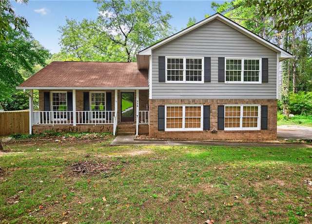Property at 714 Chatham Trl, Jonesboro, GA 30238, 3 beds, 2 baths