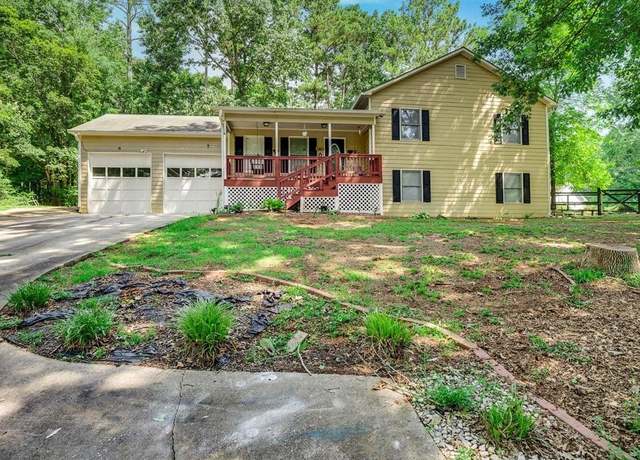 Property at 1601 River Glen Rd, Auburn, GA 30011, 4 beds, 2.5 baths