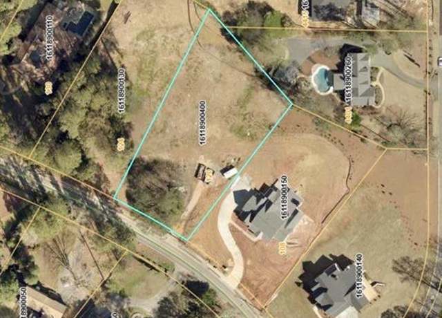 Property at 120 Woodlawn Dr, Marietta, GA 30067, 6 beds, 5.5 baths