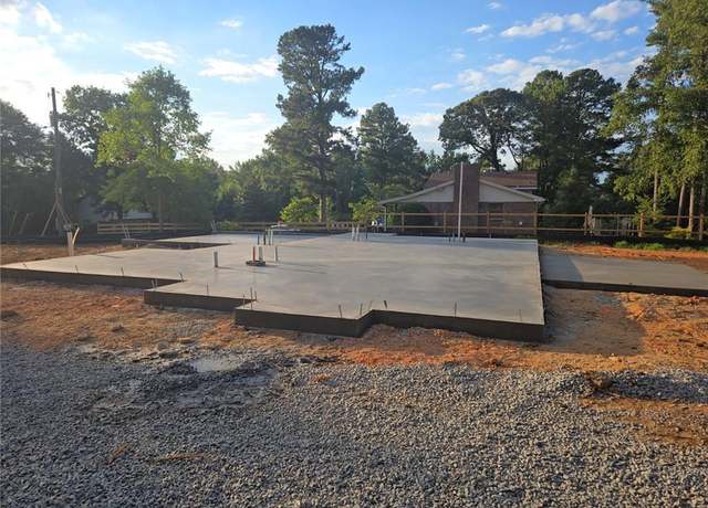 Property at 2477 Bobbie Dr, Marietta, GA 30066, 5 beds, 5 baths