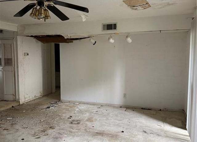 Property at 809 Camelot Dr, College Park, GA 30349, 3 beds, 2 baths